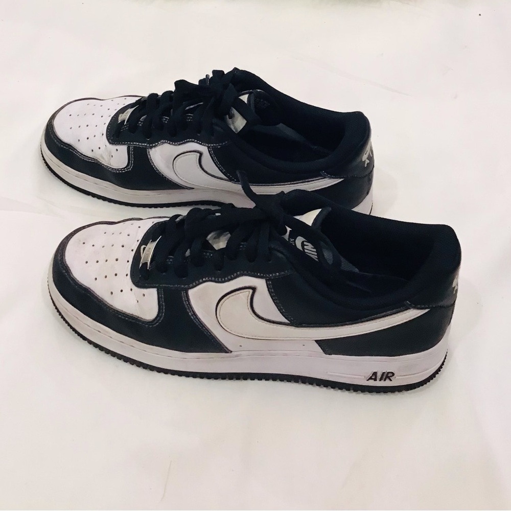 Nike Black and White Low-Top Athletic Sneakers
